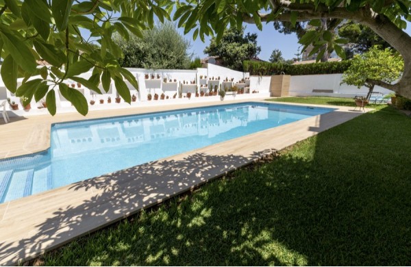 Seguridad en Piscinas Privadas y Públicas Sécurité des piscines privées et publiques