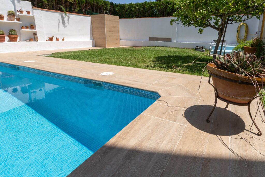 6BORDES PISCINAS MODERNAS EXAGRES