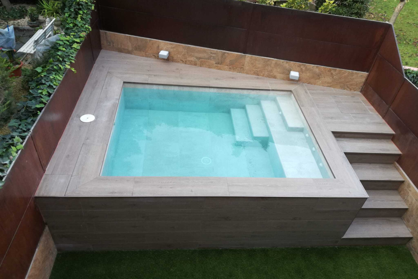 Permanent above-ground swimming pools: design, construction and ...
